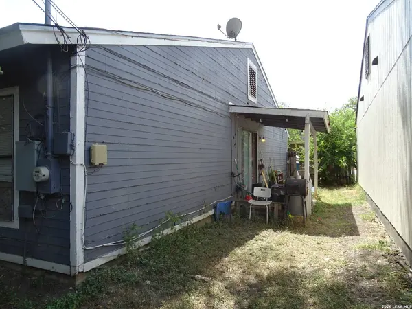 4414 LEHMAN DR, Kirby, TX 78219-1150