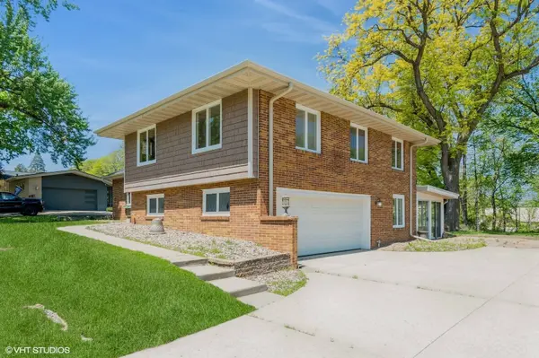 7805 Marilyn Drive, Windsor Heights, IA 50324