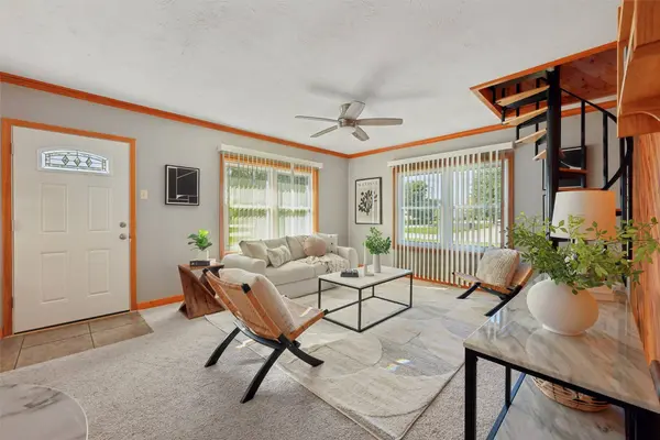 6465 NW 56th Street, Johnston, IA 50131