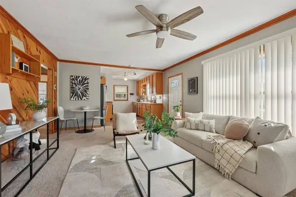 6465 NW 56th Street, Johnston, IA 50131