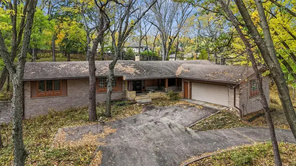 1710 Plaza Circle, Windsor Heights, IA 50324