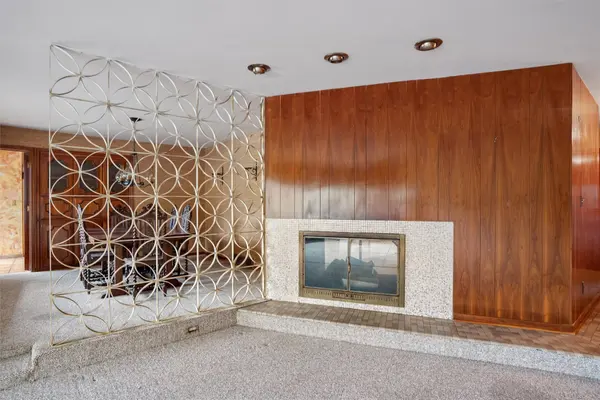 1710 Plaza Circle, Windsor Heights, IA 50324