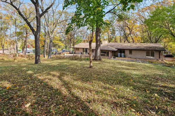 1710 Plaza Circle, Windsor Heights, IA 50324