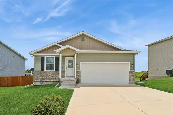5637 Brook View Avenue, Des Moines, IA 50317