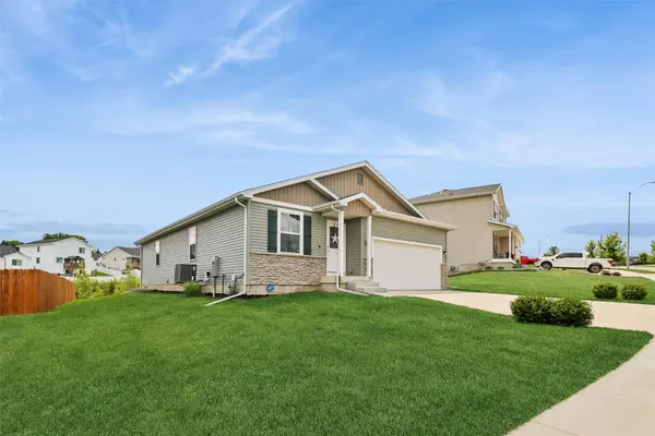 5637 Brook View Avenue, Des Moines, IA 50317