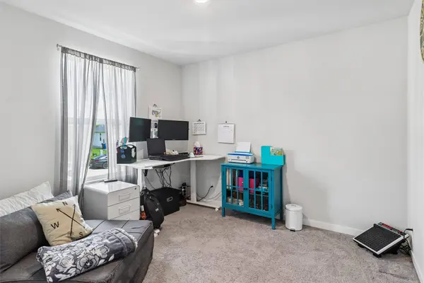 5637 Brook View Avenue, Des Moines, IA 50317