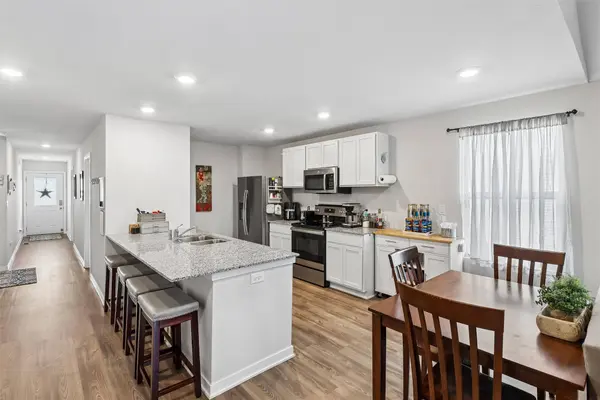 5637 Brook View Avenue, Des Moines, IA 50317