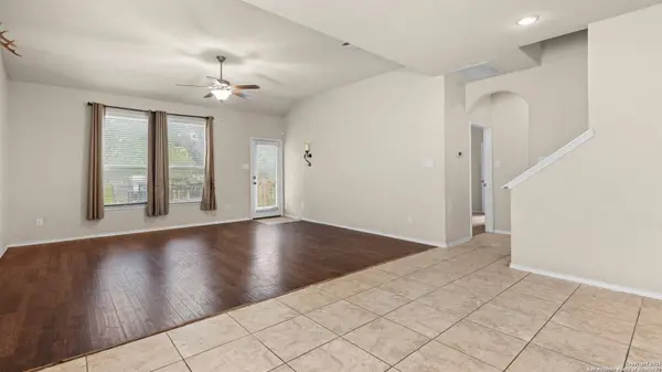 1227 Stable Glen, San Antonio, TX 78245