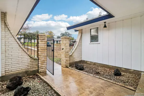 5630 Lon Chaney, San Antonio, TX 78240