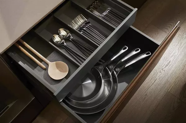 1277 Hornby ST #2206, Vancouver, BC V6Z 1W2