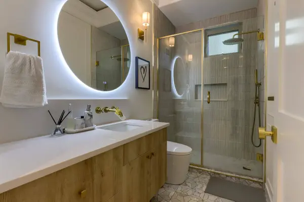 7588 Osler ST, Vancouver, BC V6P 4C7