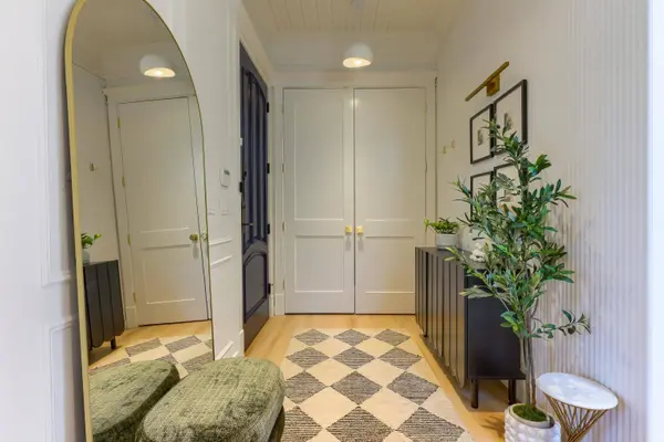 7588 Osler ST, Vancouver, BC V6P 4C7