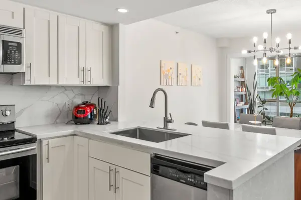 867 Hamilton ST #706, Vancouver, BC V6B 2R7