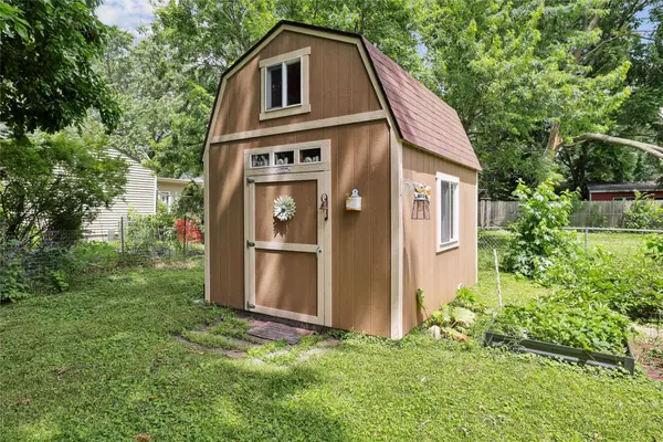 2320 44th Street, Des Moines, IA 50310