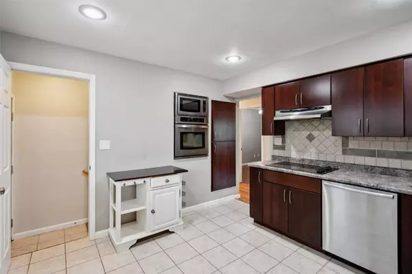 3912 82nd Street, Urbandale, IA 50322