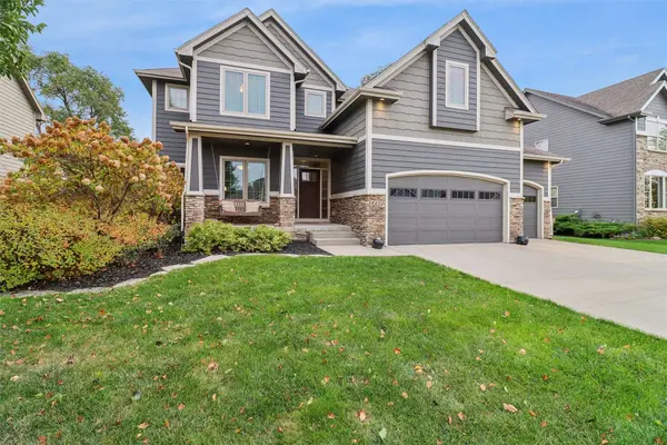 8410 Parkside Circle, West Des Moines, IA 50266