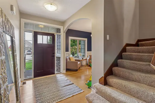 8410 Parkside Circle, West Des Moines, IA 50266