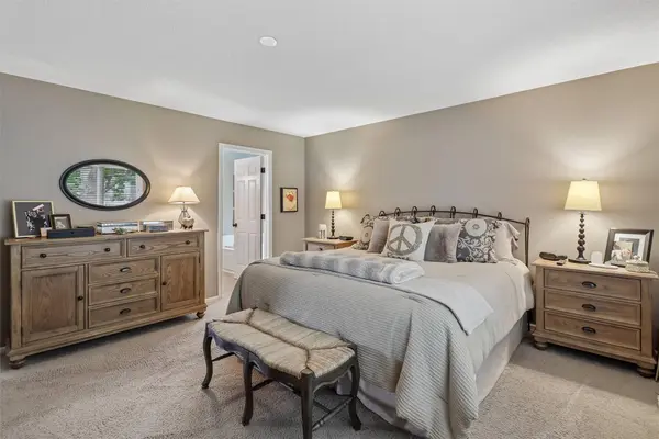 5518 Ponderosa Drive, West Des Moines, IA 50266