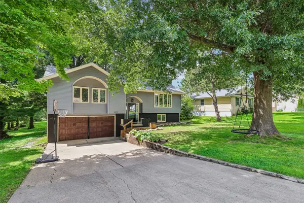 2377 SE 13th Street, West Des Moines, IA 50265