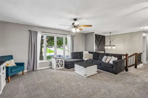 2377 SE 13th Street, West Des Moines, IA 50265