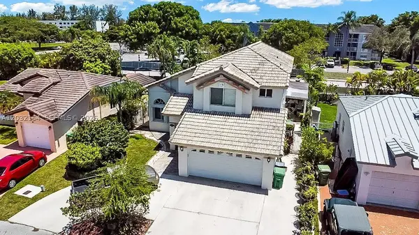 8532 SW 211th Ter, Cutler Bay, FL 33189