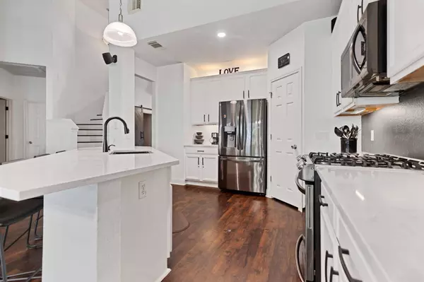 9024 Wildwater WAY, Round Rock, TX 78681