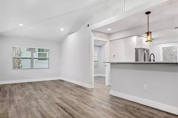 8038 27TH AVE N, St Petersburg, FL 33710