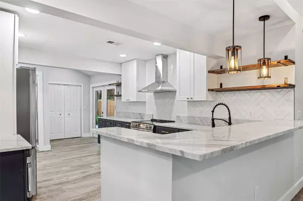 8038 27TH AVE N, St Petersburg, FL 33710