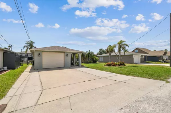13909 BERKOWITZ AVE, Hudson, FL 34667