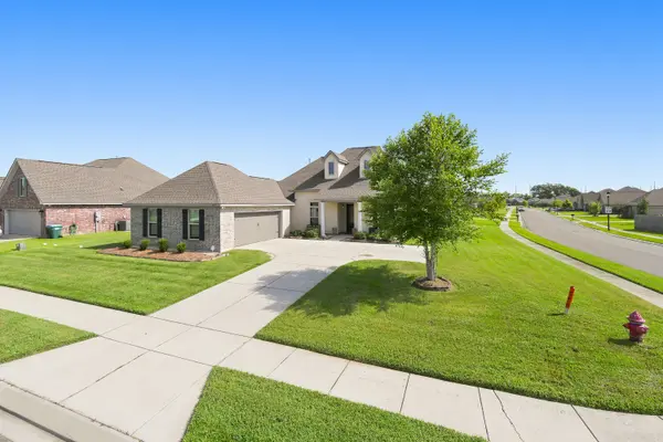 3846 Sandbar Dr, Addis, LA 70710-3120
