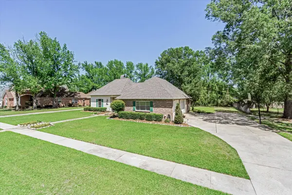 1243 Roseway Blvd, Zachary, LA 70791-7336