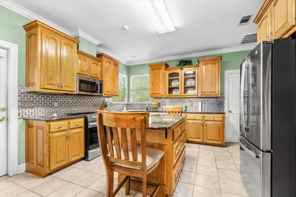 1243 Roseway Blvd, Zachary, LA 70791-7336