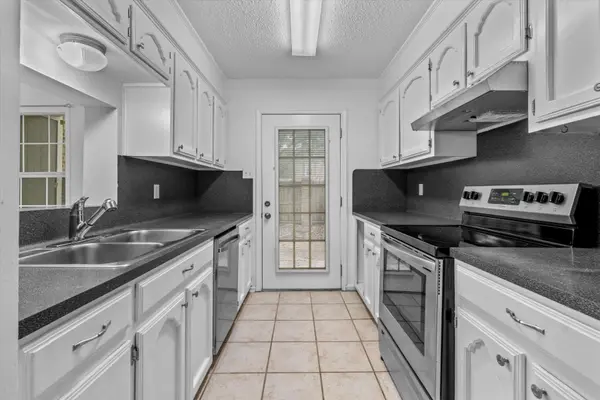 4624 Parkoaks Dr #6, Baton Rouge, LA 70816-4788