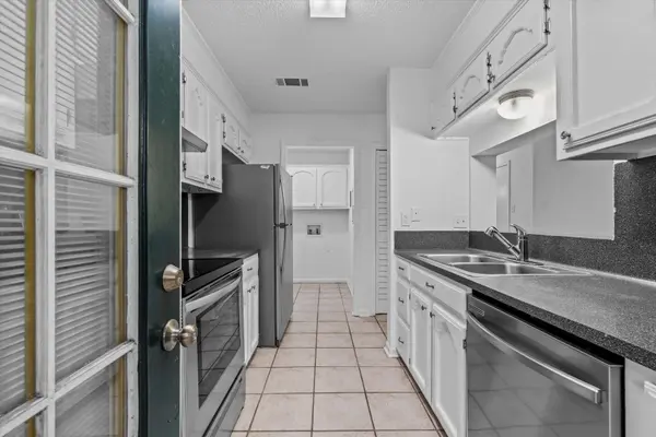 4624 Parkoaks Dr #6, Baton Rouge, LA 70816-4788