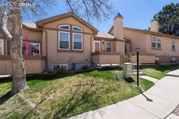 6151 Pine Hill DR, Colorado Springs, CO 80918