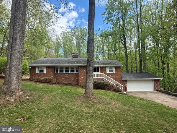 7302 STUART CIR, Warrenton, VA 20187