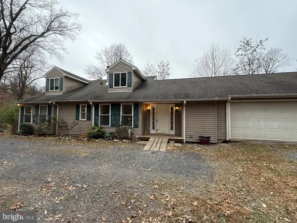 521 NORTHERN SPY DR, Linden, VA 22642