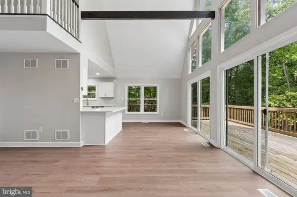 576 MANOR RD, Front Royal, VA 22630