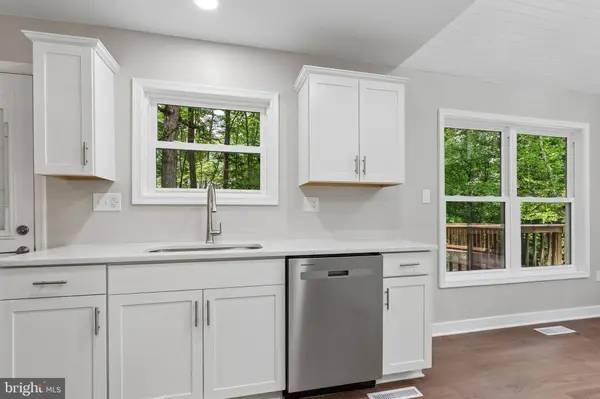 576 MANOR RD, Front Royal, VA 22630