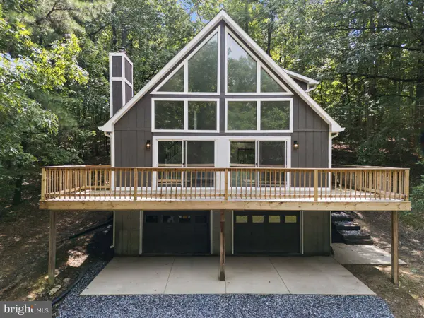 576 MANOR RD