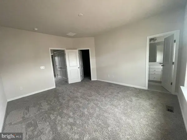 9389 BARNES LOOP, Manassas, VA 20110