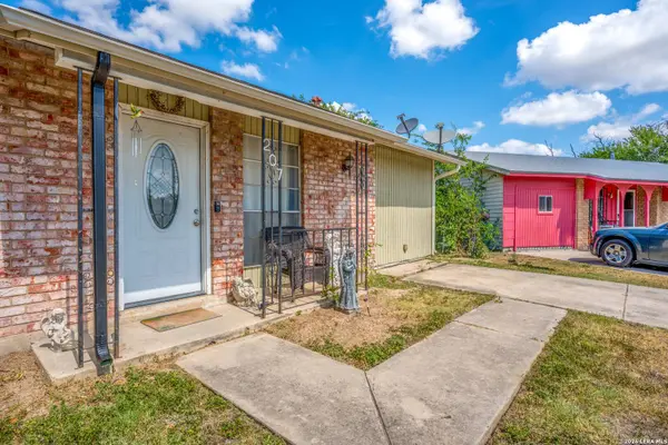 207 Lynhaven, San Antonio, TX 78220