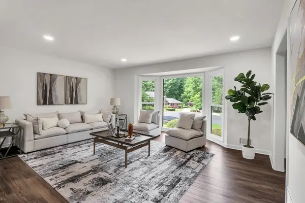 529 Greystone Trl NE, Marietta, GA 30068-3238