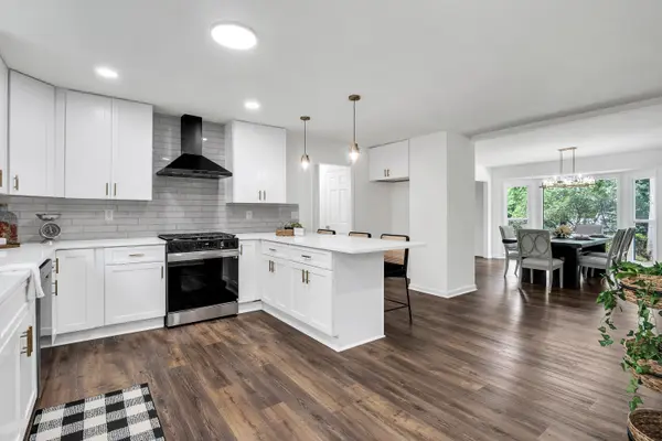 529 Greystone Trl NE, Marietta, GA 30068-3238