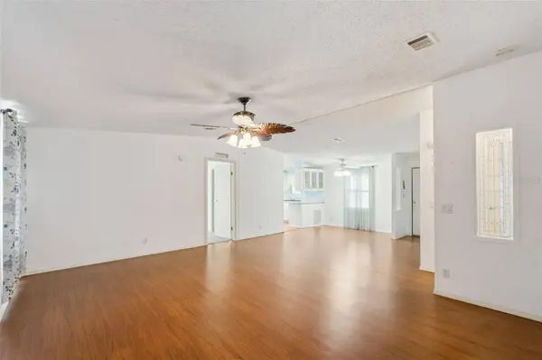 42 MAPLEHURST AVE, Debary, FL 32713