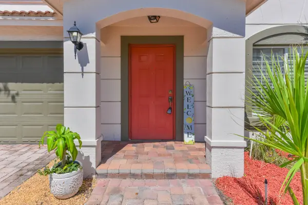 2020 SW Newport Isles BLVD, Port St Lucie, FL 34953