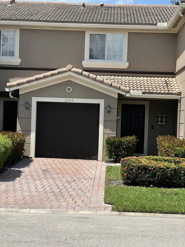2205 SW MARSHFIELD CT #2205