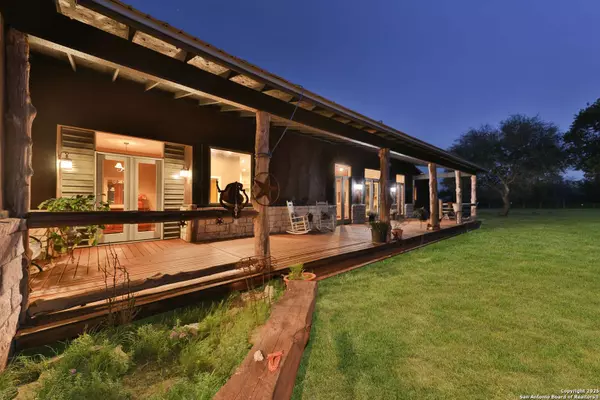 1523 Meadow Glen, Adkins, TX 78101