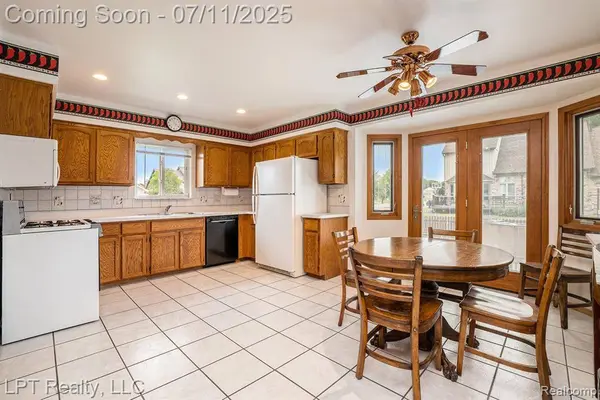 28687 Squire Drive, Chesterfield Twp, MI 48047