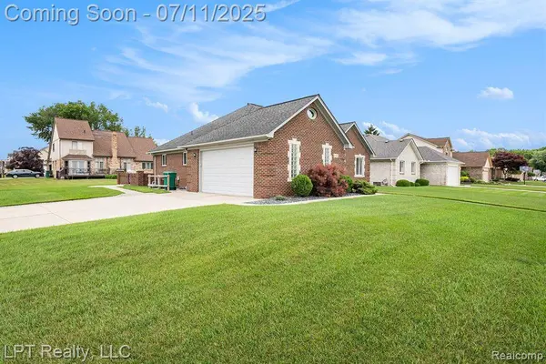 28687 Squire Drive, Chesterfield Twp, MI 48047